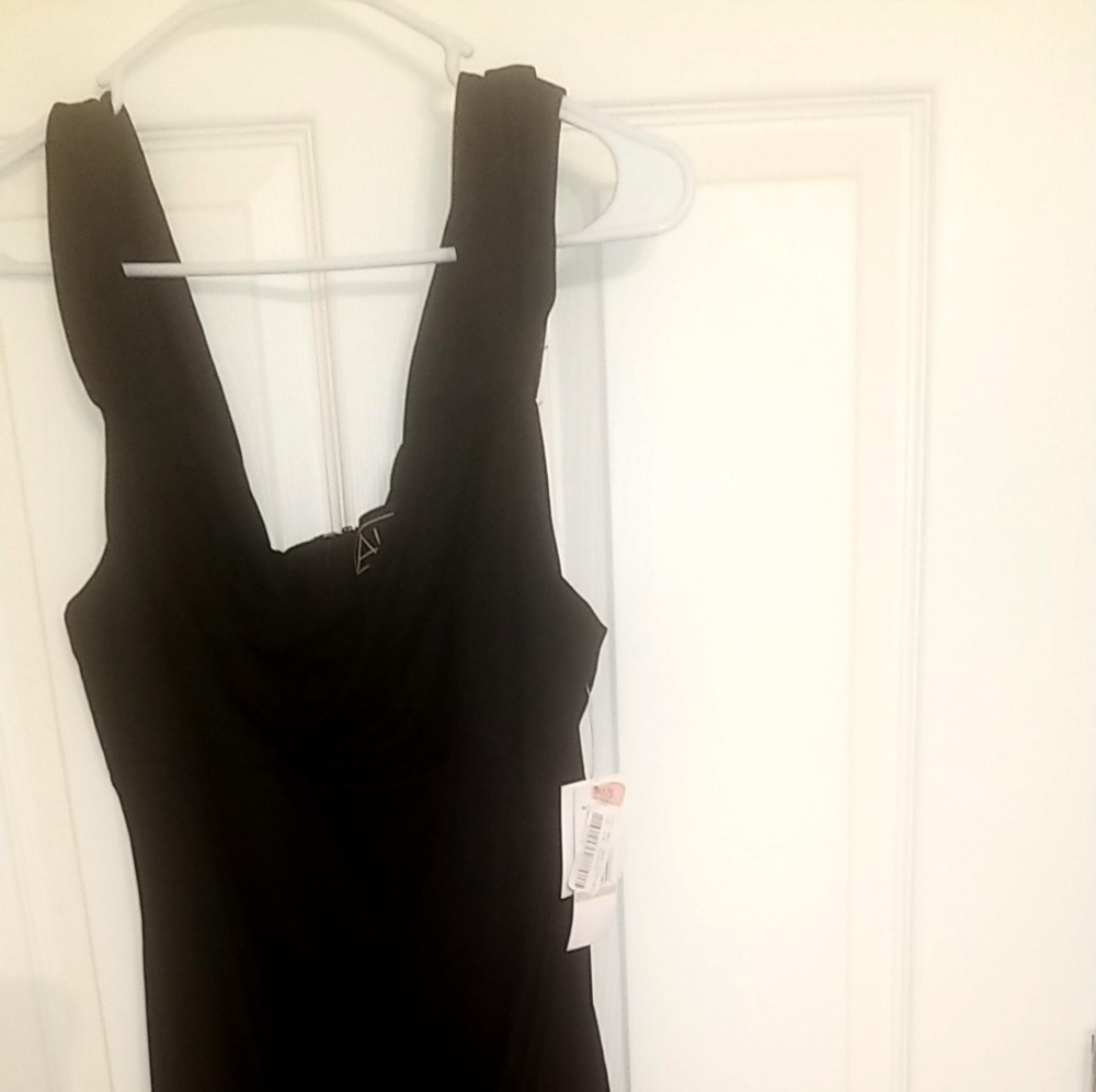 Dress - Picture 4 of 4